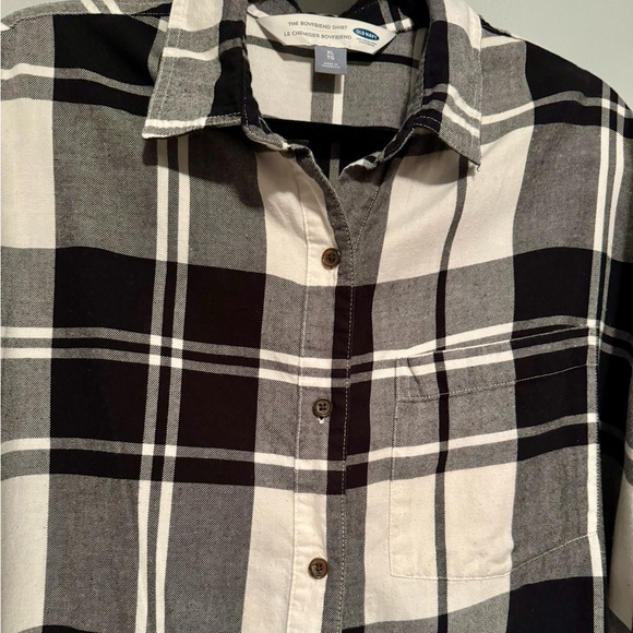 Old Navy “The Boyfriend” Black and White Plaid Flannel Shirt - Picture 3 of 4
